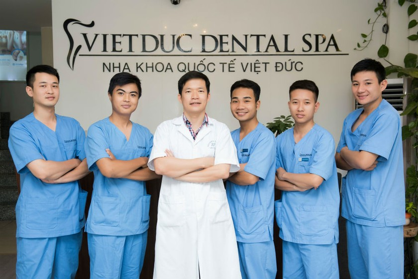 Đội ngũ bác sĩ giàu kinh nghiệm trong lĩnh vực niềng răng chỉnh nha tại nha khoa quốc tế Phú Hòa